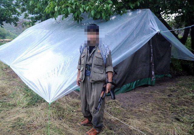 <p><strong>‘AJAN’ DENİLİP İNFAZ EDİLİYOR</strong></p>
<p>PKK’da, kadınlara yönelik cinsel istismara da değinilen raporda, “Abdullah Öcalan’ın kadın istismarını eleştiren kıdemli örgüt mensubu Saime Aşkın infaz edilmiştir. </p>