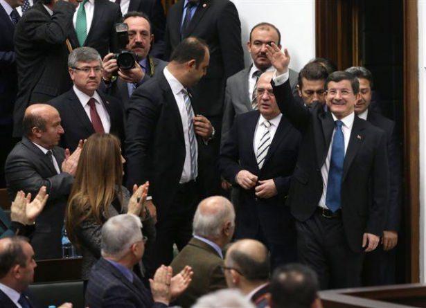 <p>AK Parti meclis grubu Başbakan Ahmet Davutoğlu başkanlığında toplandı. </p>

<p> </p>
