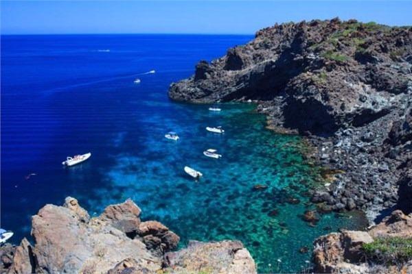 <p><strong>Pantelleria</strong></p>

<p>İtalya</p>
