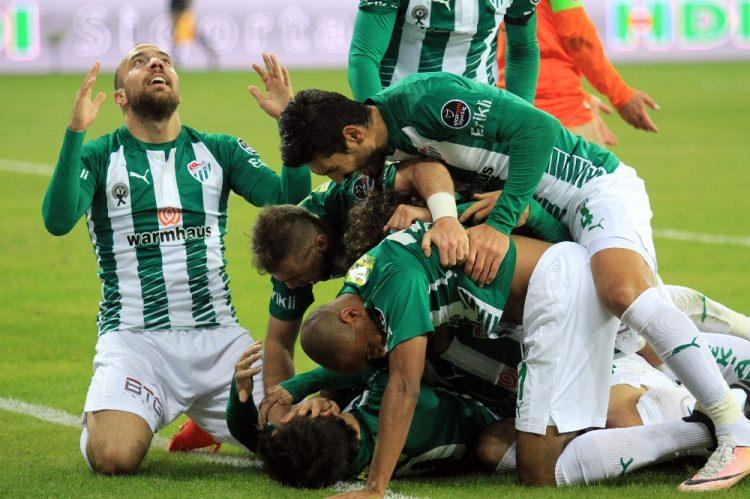 <p><strong>9880 PUAN</strong></p>

<p><br />
<em><strong>5-BURSASPOR</strong></em></p>
