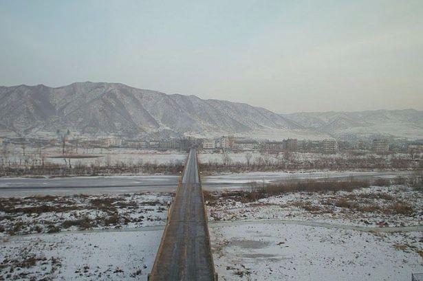 <p><strong>Asya’nın kuzeydoğusunda bulunan Tumen Nehri, </strong>Rusya, Çin ve  Kuzey Kore arasında... </p>
