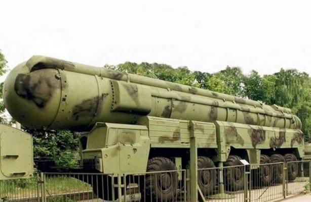 <p>DF-41, menzili 12.000 ile 15.000 km arasında değişebilen katı yakıtla çalışan balistik füze sistemidir. Geliştirilme aşamasının bitmesinin ardından Dünya'nın en yüksek tahrip gücüne sahip füzelerden biri olacağı belirtilmektedir.</p>

<p> </p>
