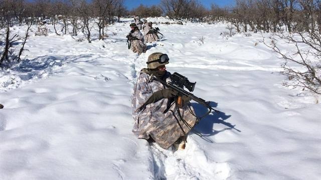 <p><strong>Tunceli'de operasyon</strong></p>

<p>Öte yandan Tunceli Jandarma Komutanlığınca, 9 Aralık'ta Nazimiye ilçesi Sarıyayla sınırları içerisinde Şehit Jandarma Kıdemli Başçavuş Hasan Özüberk-44 operasyonu yapıldı.</p>
