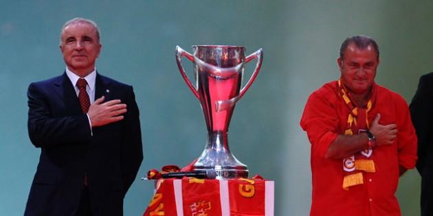 Ünal Aysal'dan Terim'e 10 numara jest --- G.Saray'da hareketlilik İmparator'un 2. başkan Dürüst'e listesini vermesiyle başladı. Terim bütçeyi sarsacak yıldız istemese de başkan Aysal bir dünya yıldızı için çalışıyor (SKORER)