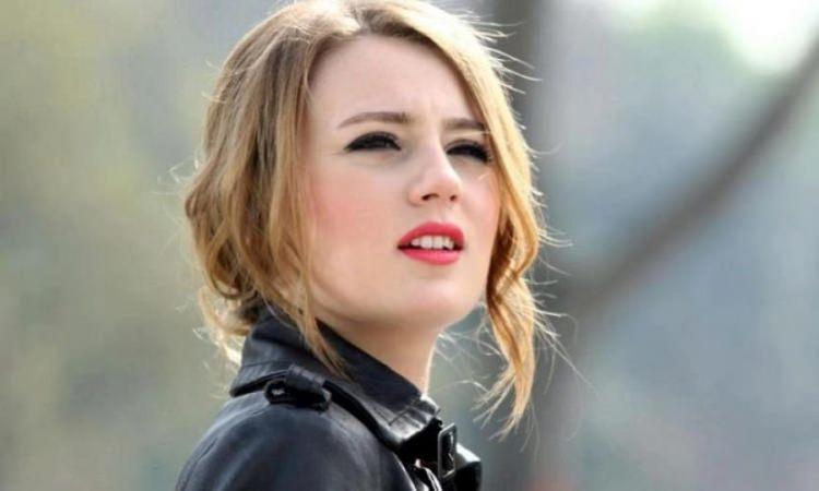 <p><strong>Gizem Karaca</strong></p>
