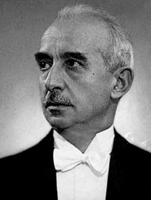 <p>İsmet İnönü (Eski Cumhurbaşkanı)</p>

<p> </p>
