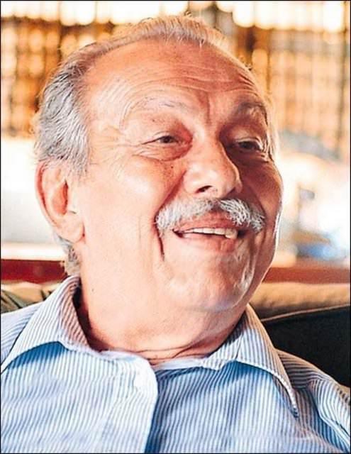 <p>Çetin Altan (Yazar)</p>

<p> </p>
