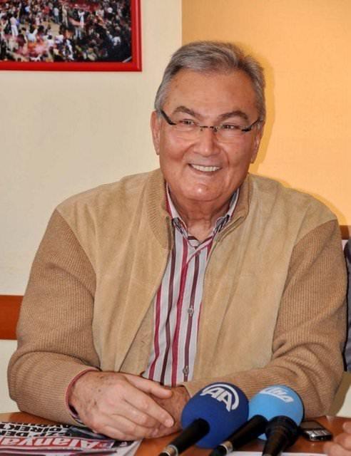 <p>Deniz Baykal (Politikacı)</p>

<p> </p>
