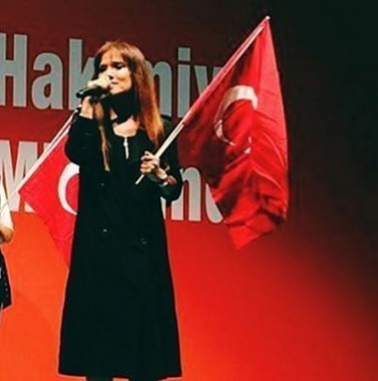 <p><strong>Demet Akalın</strong></p>

<p>Unutmadık...15Temmuz</p>
