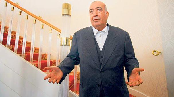 <p>Halis Toprak</p>

<p>Toprak Holding Yönetim Kurulu Başkanı Halis Toprak, oğlu adına Emirgan'da aldığı villa nedeniyle davalık oldu. Müteahhit, tadilat parası olan 250 bin dolar ödenmediği için Toprak'ı mahkemeye verdi. Topu, 7 yaşındaki Turgut'un üzerine olunca o da davalık oldu. Öte yandan kendisinden 54 yaş küçük Nazlıcan Tağızade'yle yaptığı evliliğin ardından kızları, boabaları Halis Toprak'ın vesayet altına alınması için dava açmış ve özkardeşler birbirine düşmüştü. "Babamızın aklı başında değil, vasi tayin edilsin" demişti.</p>
