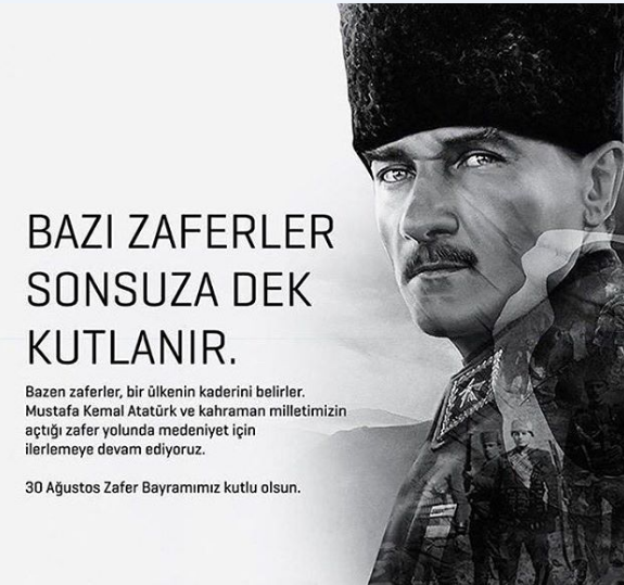 <p><strong>Hadise</strong></p>

<p>"Bir bakış herşeyi değiştirebilir... Ülkeyi, tarihi, geleceği... Bağımsız bir ulus olma yolunda cesaret verir milyonlarca hayata... Bu zafer gösterdiğin hedefe durmadan yürüyenlerin, inanların, bir olup bu ülkeyi zincirlerinden kurtaranların zaferi. Atam! Biz de güzel bakıyoruz bu topraklara, büyük zaferden bu yana.." -</p>
