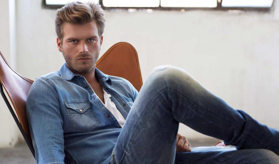 <p>Kıvanç Tatlıtuğ - Kartal</p>

<p> </p>
