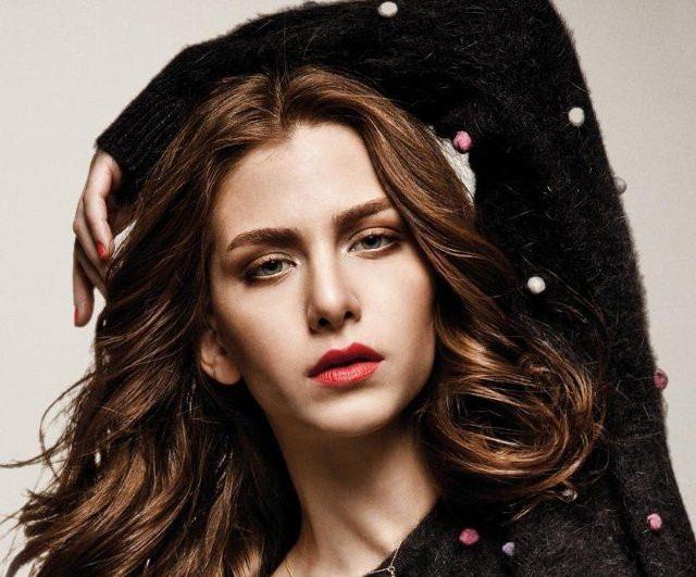 <p><strong>Ezgi Asaroğlu- İzmir</strong></p>
