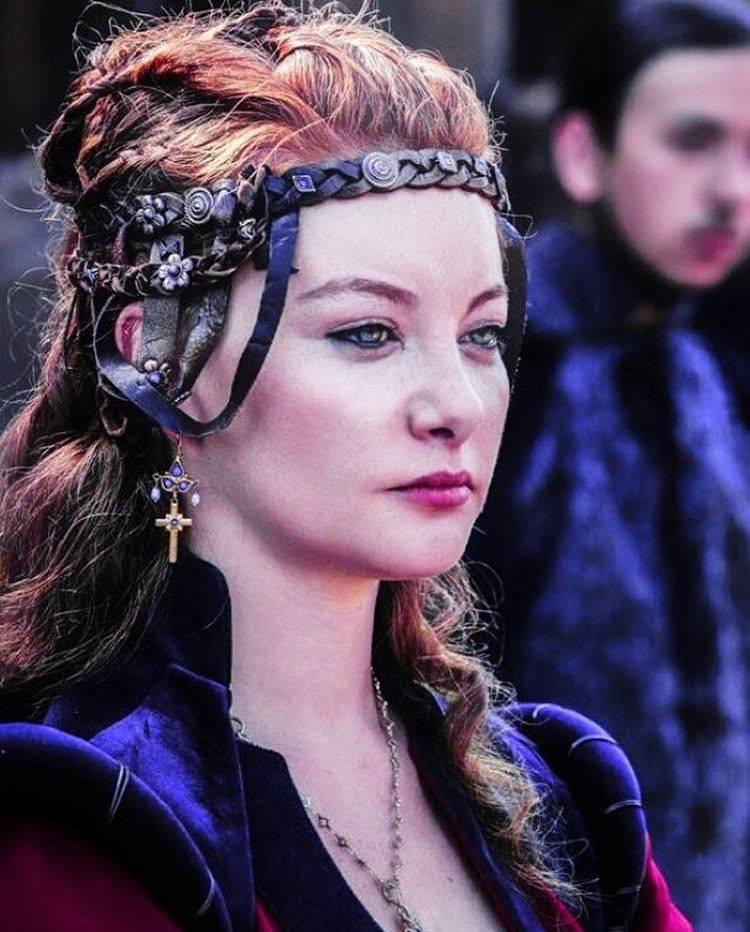 <p><strong>Sedef Şahin- İstanbul</strong></p>
