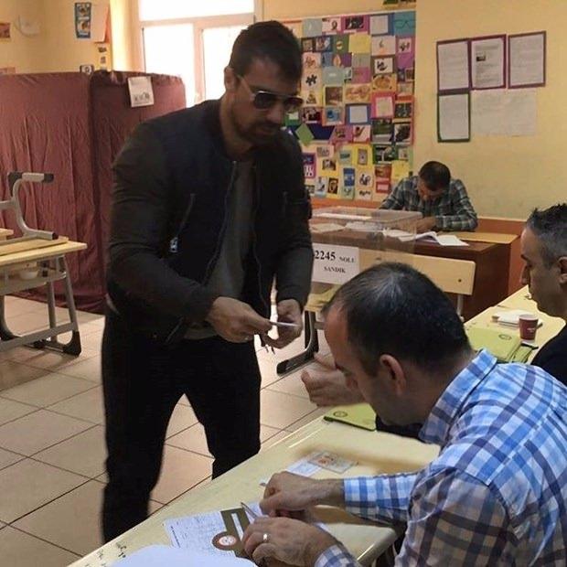 <p><strong>İbrahim Çelikkol</strong></p>
