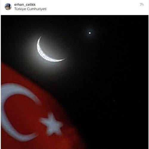 <p><strong>Erhan Çelik: </strong>Bu gece; dini, dili, siyasi görüşü, partisi, kimliği ne olursa olsun teröre karşı, kan döken teröristlere inat kenetlenme MİLLET OLMA gecesi.</p>
