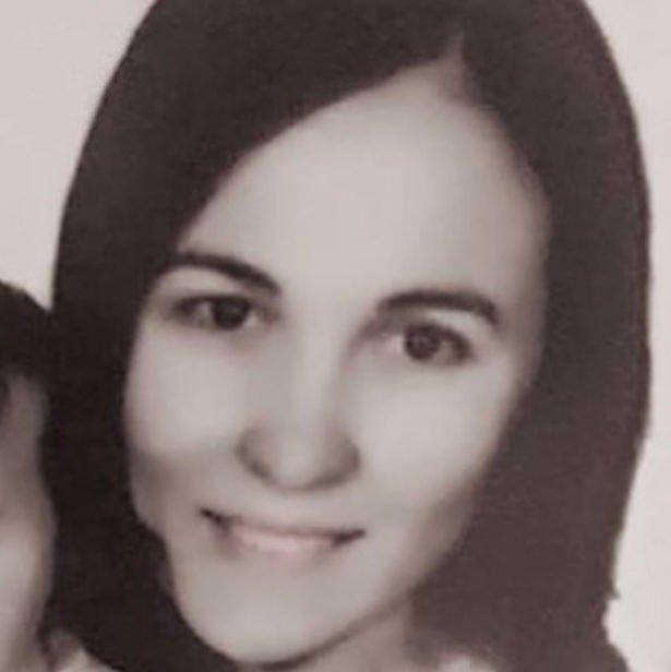 <p>GÜLŞEN</p>
<p>Annem... Anneler Gününüz kutlu olsun</p>