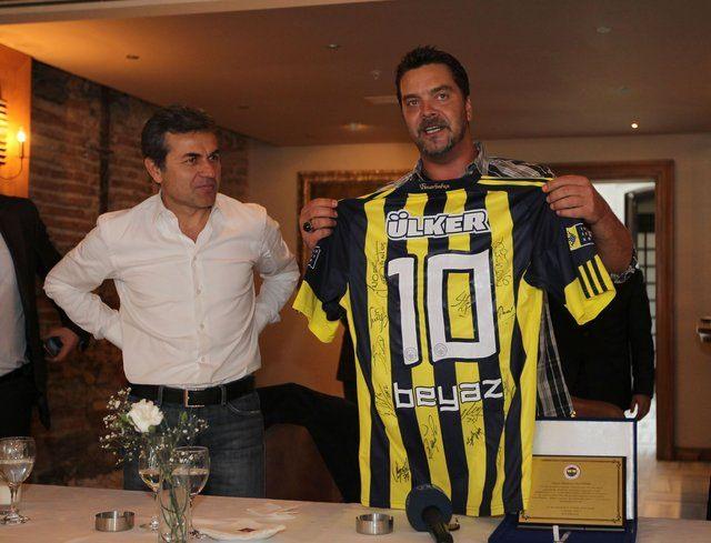<p>Galatasaray 1-2 Fenerbahçe<br />
<br />
Beyazıt Öztürk</p>