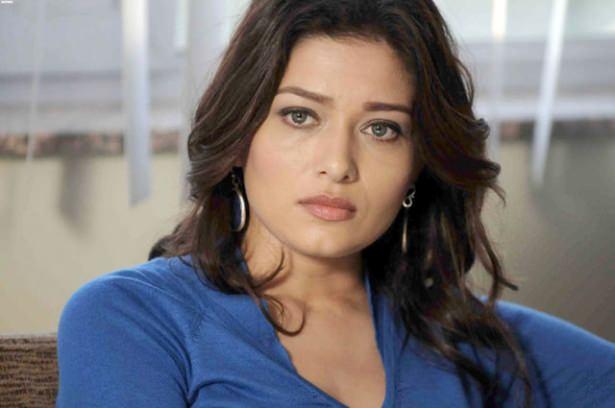 <p><strong>NURGÜL YEŞİLÇAY</strong><br />
Bu son dakika haberlerinin hiç bitmediği bir dünya burası!! Şimdi de İstanbul'un göbeğinde... Ölmüşlere rahmet, yaralılara acil şifalar dilerim.</p>