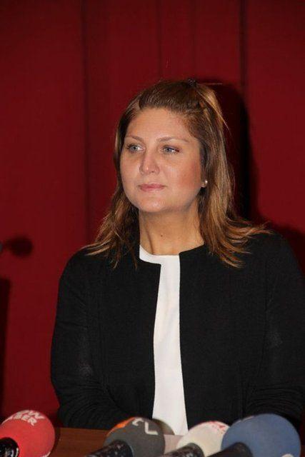 <p><strong>SİBEL CAN</strong></p>
<p>Sultanahmet Meydanında Gerçekleşen Saldırıda Hayatını Kaybeden Masum İnsanlara Allahtan Rahmet Yaralılara Acil Şifalar Diliyorum. Yakınlarına Allah Sabır Ve Dayanma Gücü Versin..</p>