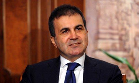 <p><strong>Ömer Çelik</strong><br />
<br />
Terör örgütlerinin hepsi bileşik kaplar teorisi gibi birbirini besleyen yapılar. Türkiye bunların tehditi altında..</p>