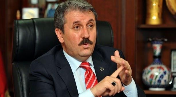 <p><strong>Mustafa Destici</strong><br />
<br />
İstanbul/Sultanahmet'te ki bombalı saldırıyı/faillerini lânetliyorum.Terör kimden gelir ve dahi kime karşı yapılırsa bunun karşısındayız.</p>
