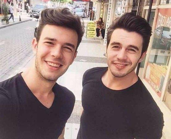 <p>Genç oyuncu İsmail Ege Şaşmaz'ın kardeşi Aytaç Şaşmaz</p>