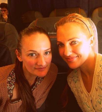<p>Meryem Uzerli ve kardeşi Canan Uzerli</p>