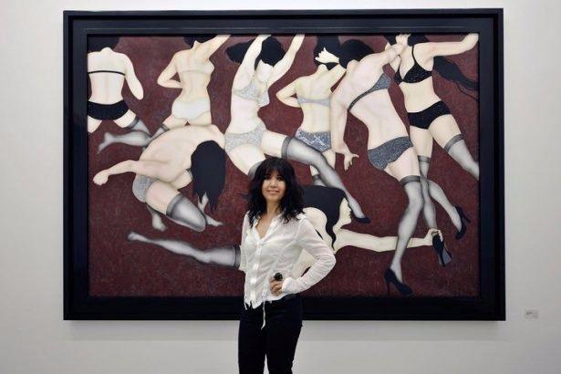 <p>Ressam Kezban Arca Batıbeki ise ünlü yönetmen Atıf Yılmaz'ın kızı.</p>

<p> </p>
