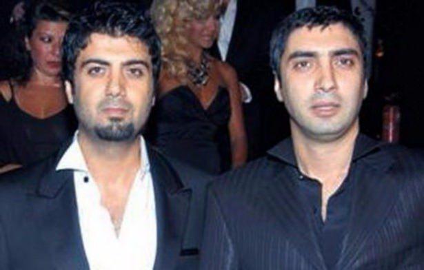 <p>Şaşmaz, yapımcı Raci Şaşmaz'ın kardeşi.</p>

<p> </p>
