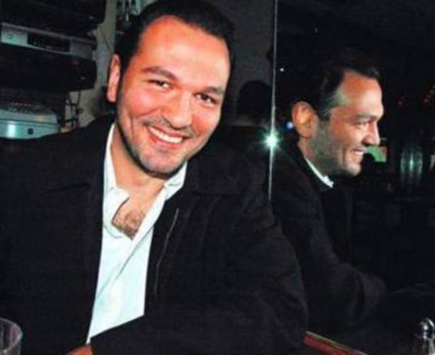 <p>Ali Sunal'ın hangi ünlü oyuncunun oğlu olduğunu artık bilmeyen kalmadı.</p>

<p> </p>
