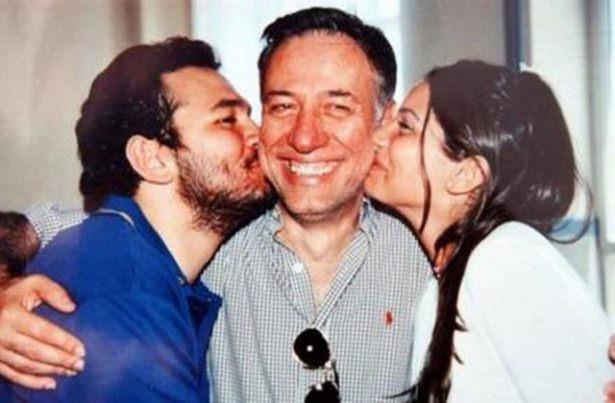 <p>Ali Sunal, Kemal Sunal'ın oğlu.</p>

<p> </p>
