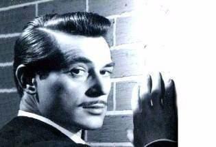 <p>Kolçak, Eşref Kolçak'ın oğlu.</p>

<p> </p>
