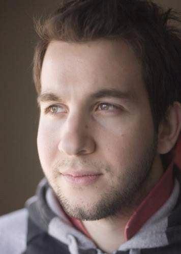 <p>Şahan Gökbakar'ın kardeşi Togan Gökbakar da film yönetmeni</p>

<p> </p>
