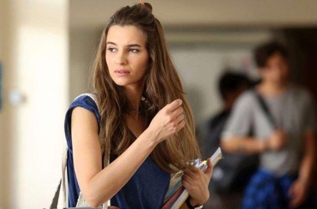 <p><strong>Leyla Lydia Tuğutlu</strong><br />
<br />
1.75</p>
