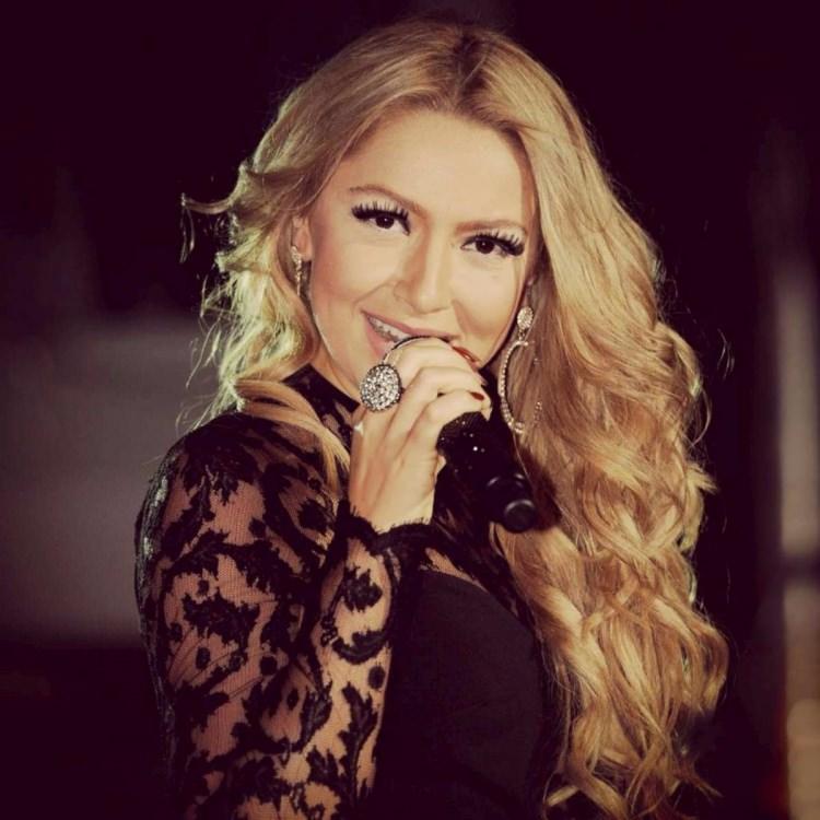 <p><strong>Hadise</strong><br />
<br />
1.69</p>

