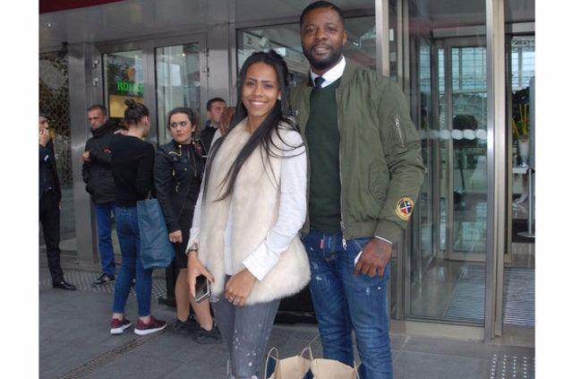 <p>Pascal Nouma ve kızı Marin</p>
