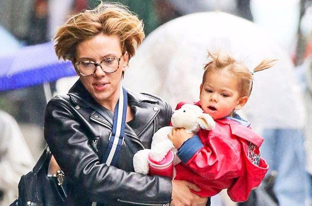 <p>Scarlett Johansson ve kızı</p>
