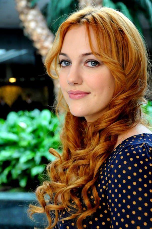 <p>Meryem Uzerli</p>

<p> </p>
