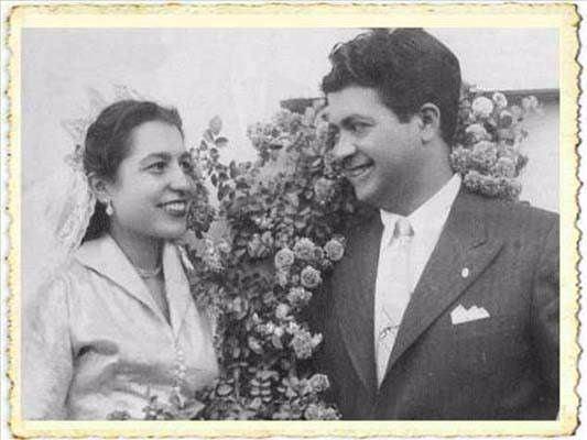 <p>Turgut Özal ile Semra Yeyinmen</p>

<p> </p>
