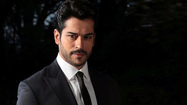 <p>Burak Özçivit</p>
