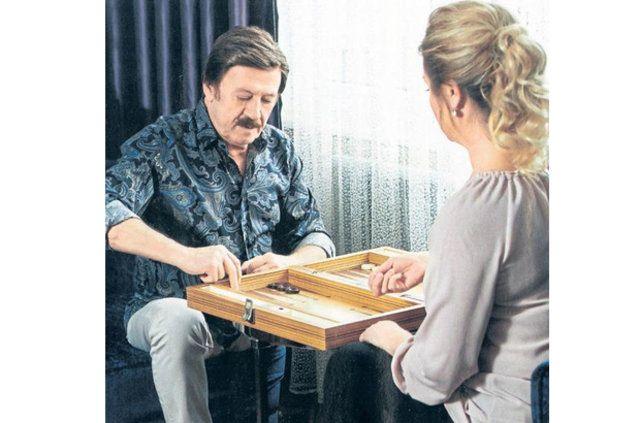 <p>"En büyük keyfimiz Selami ile tavla oynayıp kahve içmek."</p>
<p> </p>