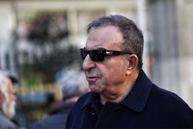 <p><strong>10 YILLIK BİRİKİMİNİ EVE YATIRDI</strong></p>

<p> </p>

<p>Zafer Ergin de Beykoz’u mesken tutan ünlüler kervanına katıldı. Usta oyuncu, 10 yıllık birikimiyle Beykoz Çubuklu’da doğayla iç içe bir villa aldı. </p>
