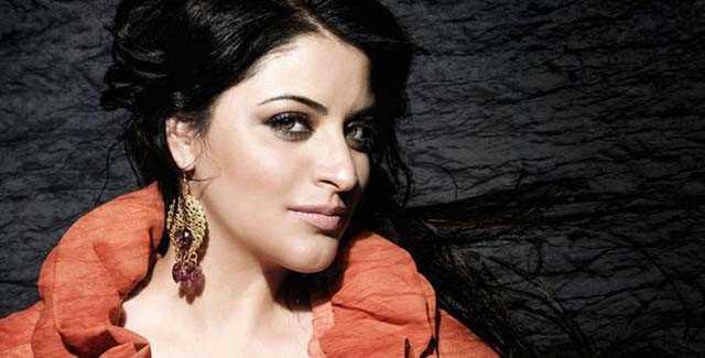 <p>ZARA - NEŞE BEKİ</p>

<p> </p>
