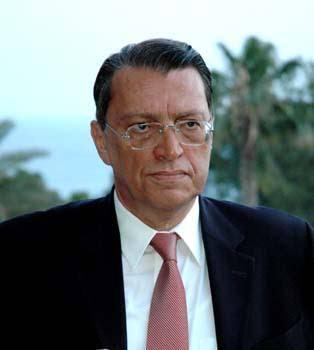 <p>Ahmet Mesut Yılmaz</p>

<p> </p>
