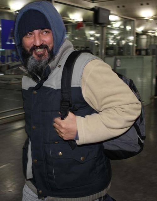<p>Ünlü şarkıcı uzun sakallı yeni imajıyla dikkat çekti. Çelik'in bu kaçıncı imaj değişikliği oldu dersiniz?</p>
<p> </p>