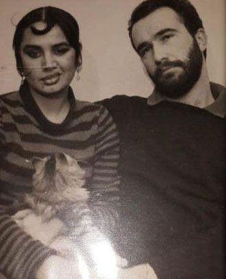 <p>Emel Müftüoğlu, Sezen Aksu’nun 1968’de çekilen fotoğrafını Instagram hesabında, “İşte bu da sürpriz. 1968, İzmir ve Sezen Aksu’m 14 yaşında. Daha da üstüme gelmeyin” notuyla paylaştı.</p>

<p> </p>
