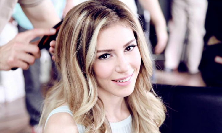 <p><strong>Sinem Kobal:</strong> Yılan yağı</p>
