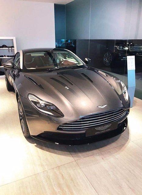 <p>Aston Martin DB11</p>
