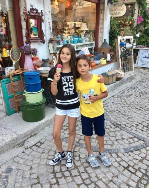 <p><strong>Demet Şener</strong></p>

<p>Günaydın. Herkese mutlu huzurlu tatlı güzel bir bayram diliyoruz ben ve kuzularım</p>
